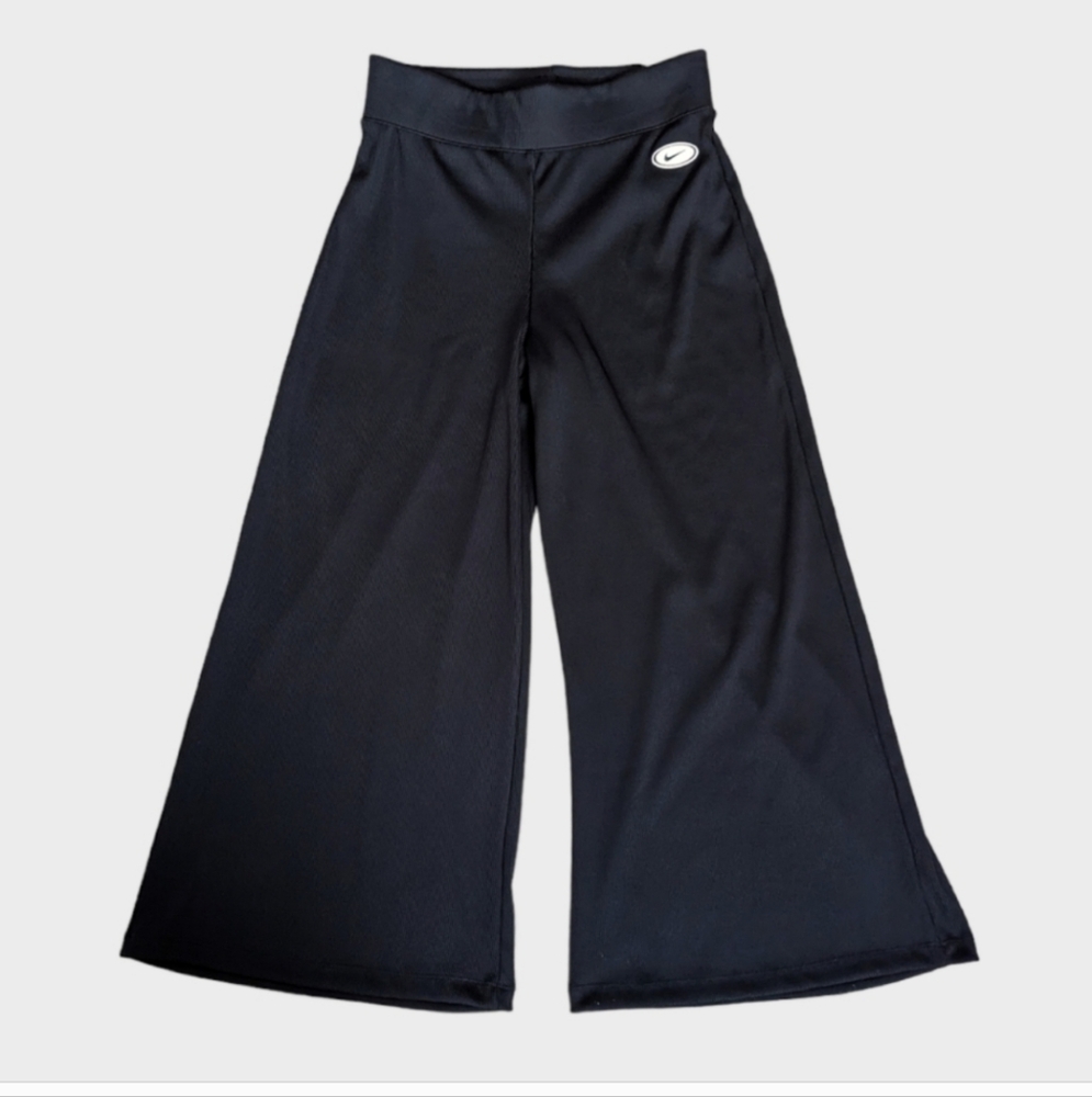 Nike High Rise Ribbed Wide Leg Cropped Pants size Medium